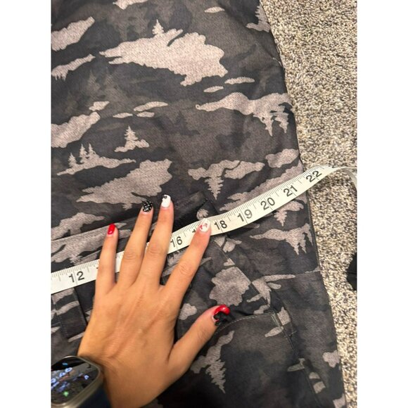 Under Armour Men’s Ski Pants Camo Grey Black Size Medium EUC - Picture 3 of 5